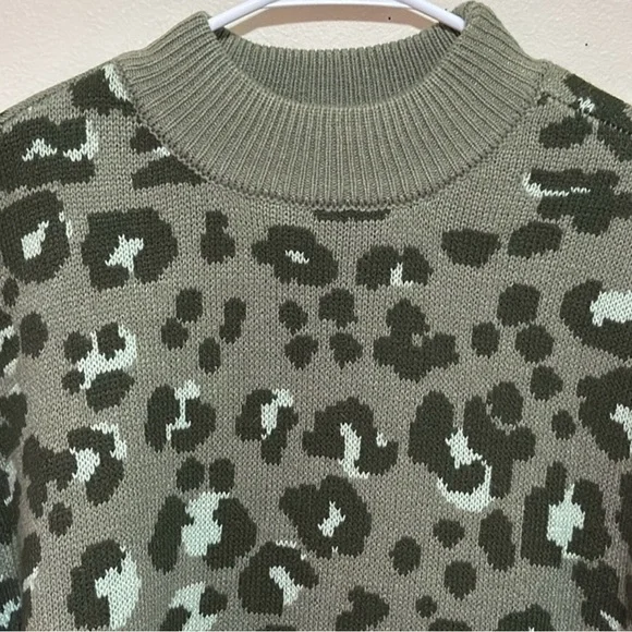NEW Leopard Print Green Sweater Size 2X - Picture 5 of 5